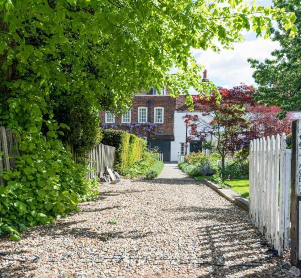 Clarendon Cottage Enfield Extérieur photo